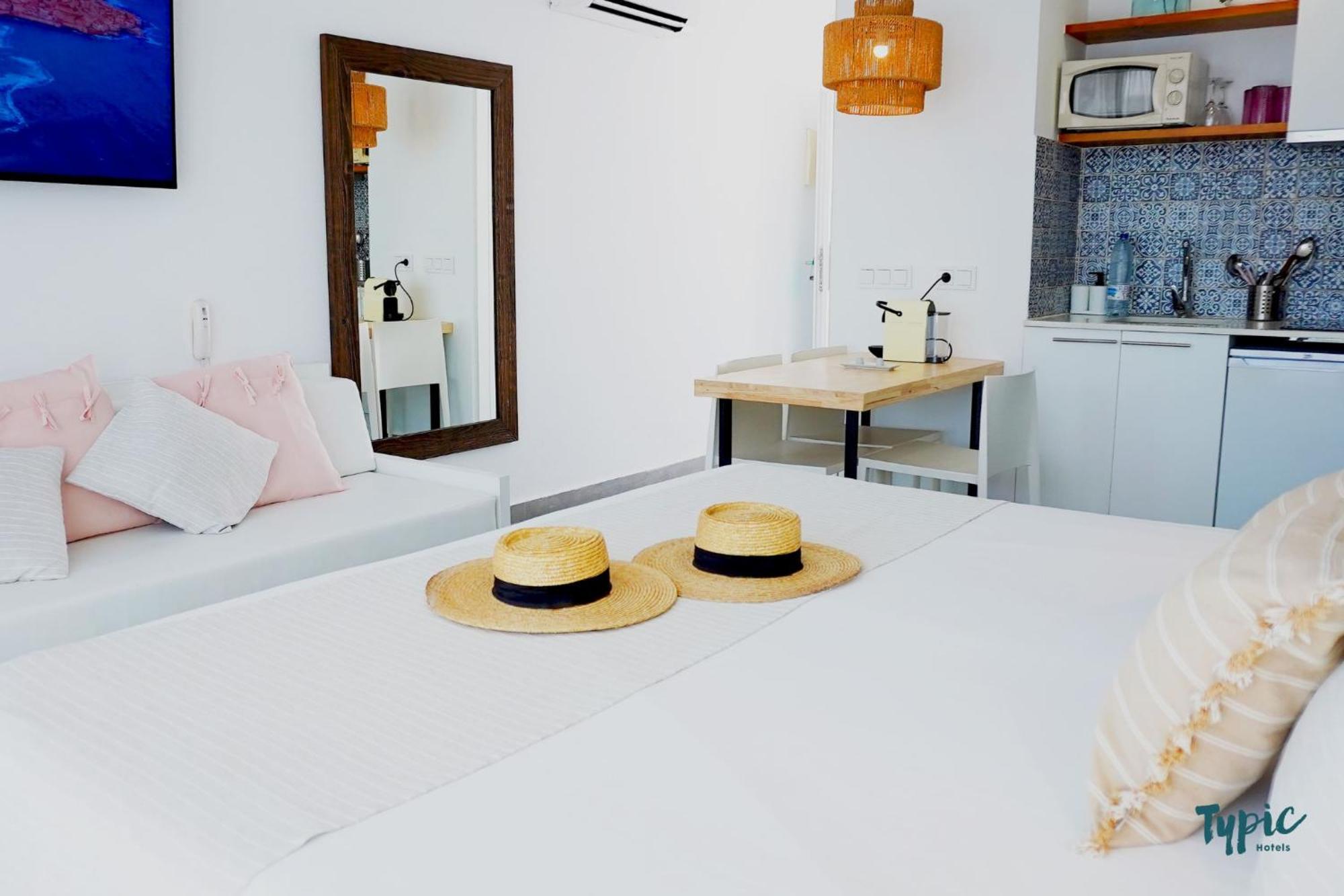 サンアントニオアバド Typic Marina Playa - Adults Onlyアパートホテル エクステリア 写真